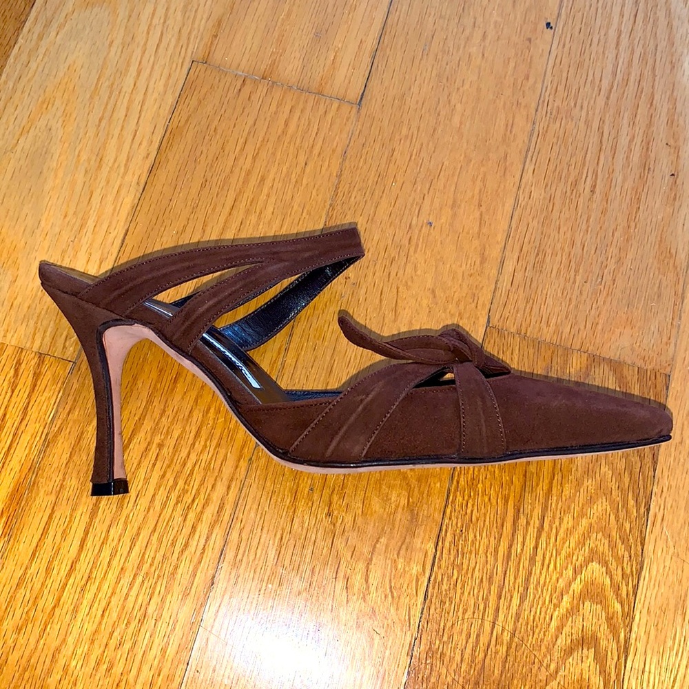 SOLD - Brand new Manolo Blahnik size 5.5 - Picture 1 of 5